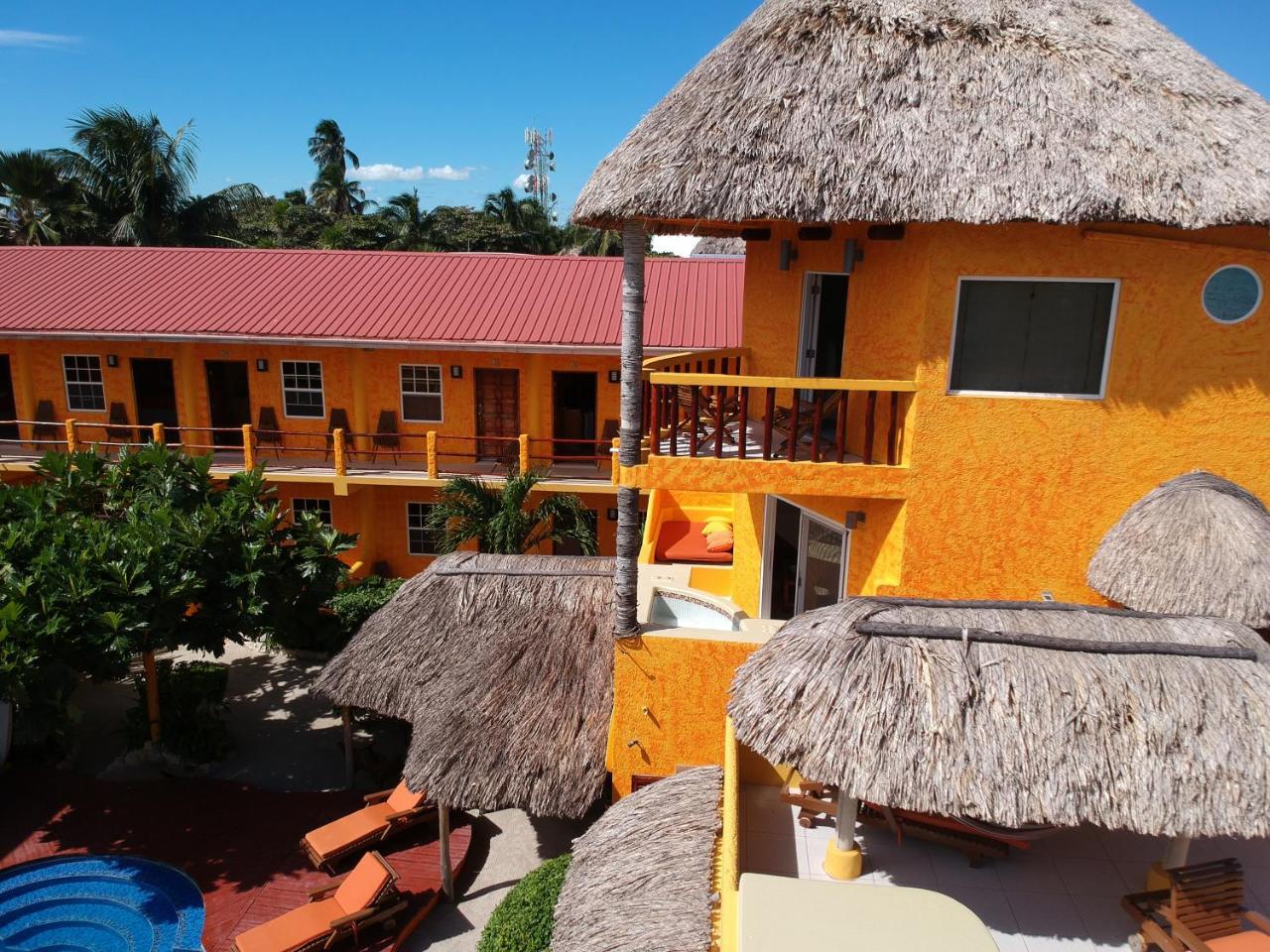 Seaside Cabanas Hotel Caye Corker Exterior photo