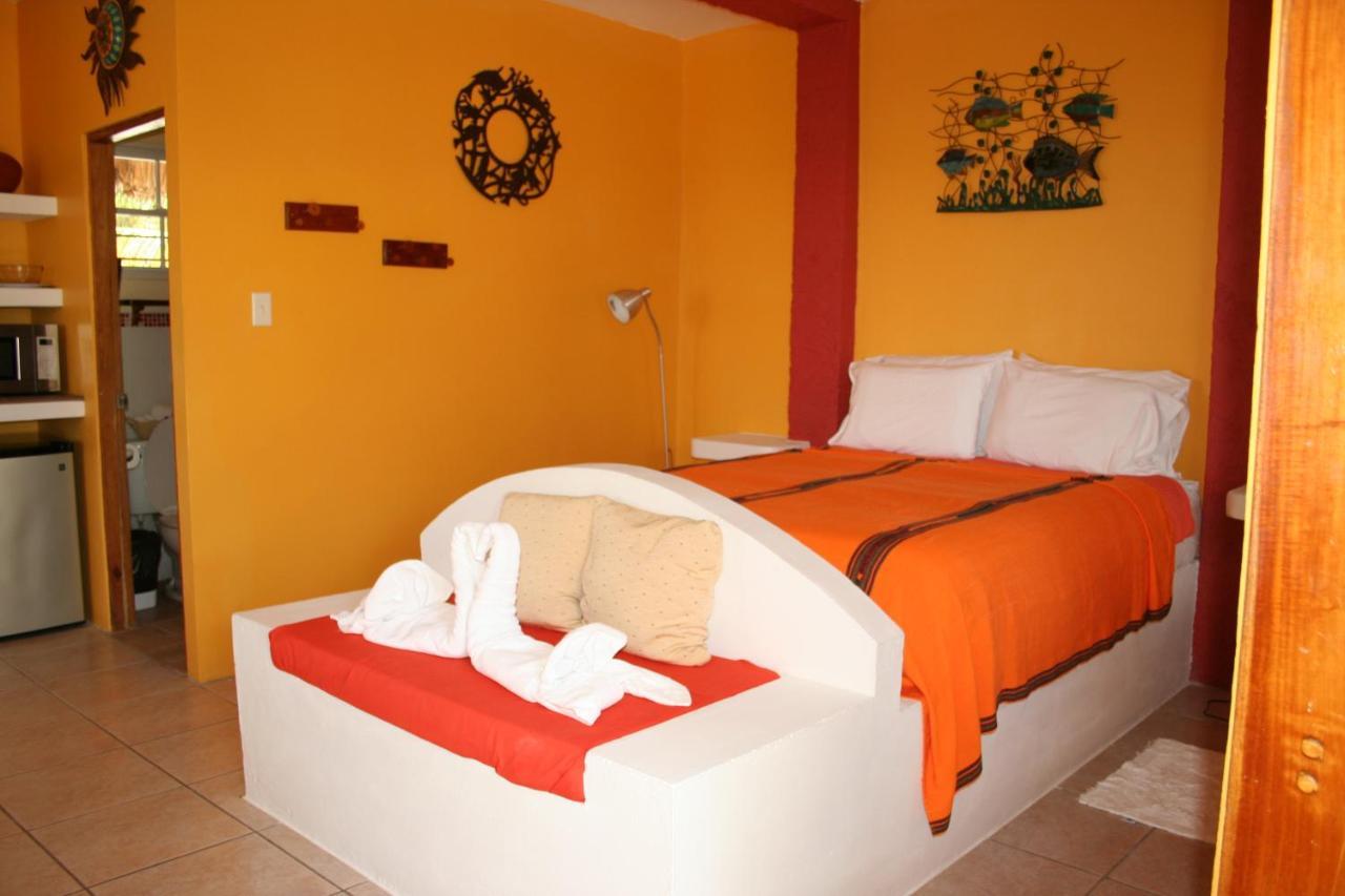 Seaside Cabanas Hotel Caye Corker Exterior photo