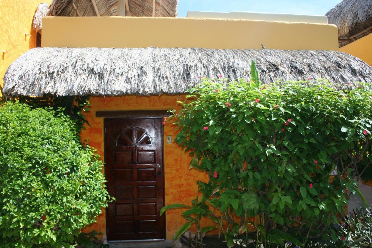Seaside Cabanas Hotel Caye Corker Exterior photo